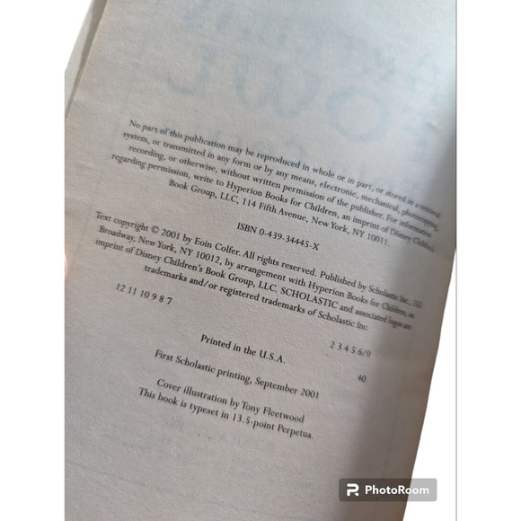 Artemis Fowl 2001 SC Eoin Colfer Fantasy 12 yr Old Genius Millionaire Criminal - Picture 3 of 3